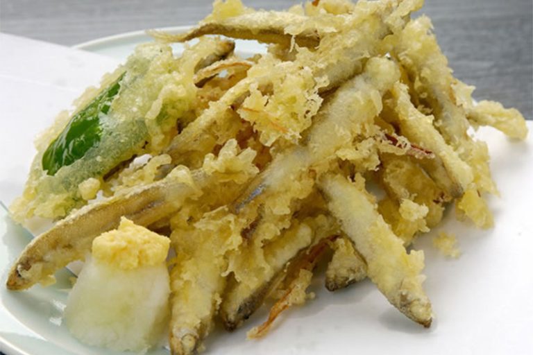 Pond smelt tempura