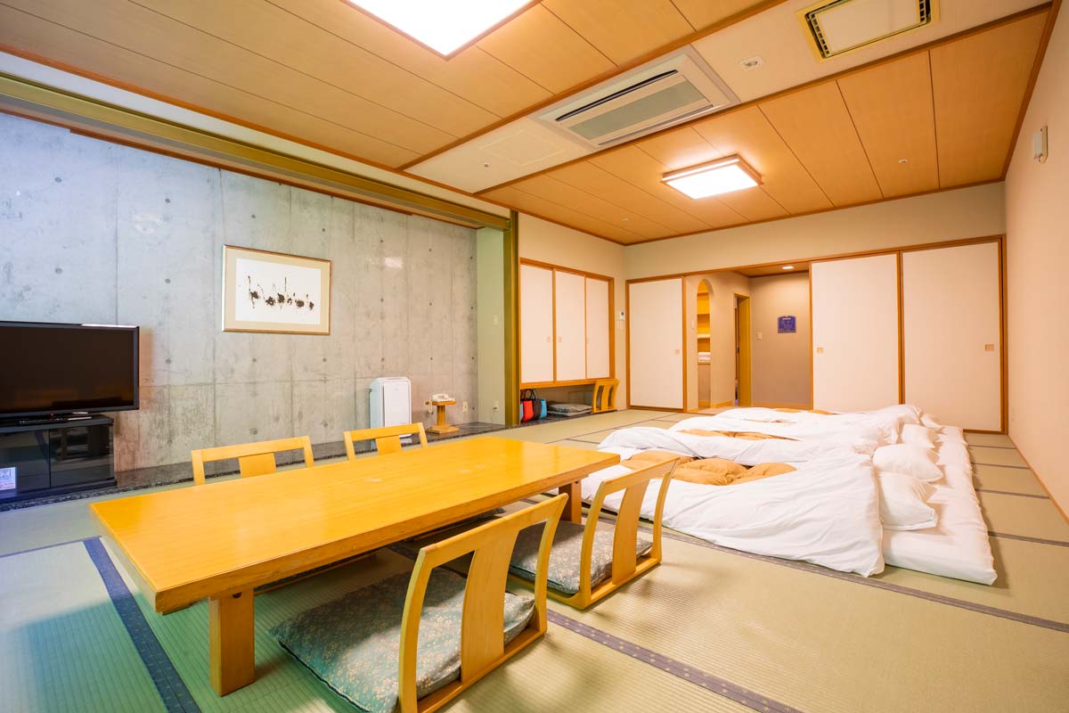 20 tatami (36 m²) Japanese-style room