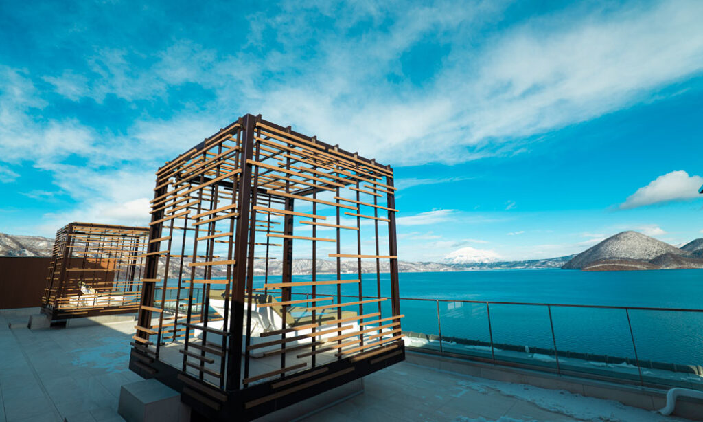 Rooftop Terrace: From spring to autumn, this space offers a close-up view of the popular Lake Toya Long-Run Fireworks Festival, held from late April to the end of October. In winter, it becomes a scenic spot where you can enjoy the snowy landscape of Lake Toya and Mount Yotei. [Business hours] 8:00 AM-11:00 AM / 3:00 PM-10:00 PM