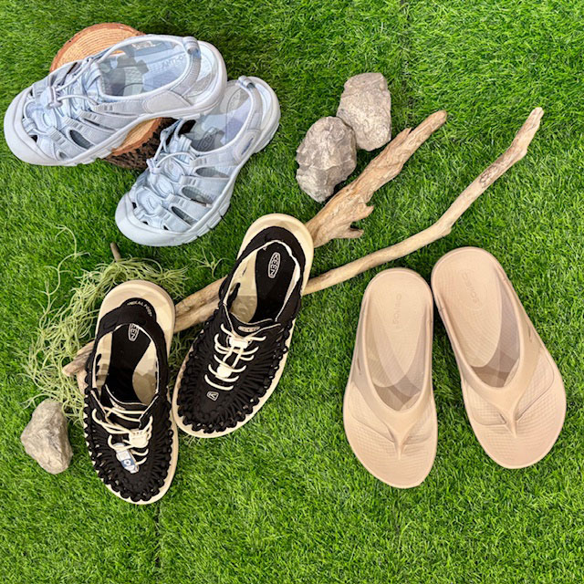 Murasaki Sports (Light blue) KEEN/NEWPORT H2, (Black) KEEN/UNEEK CANVAS M, (Beige) OOFOS/OORIGINAL